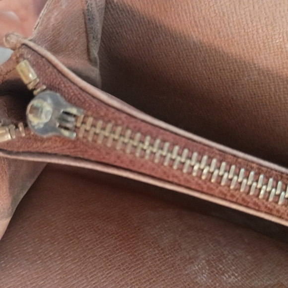 Authentic LOUIS VUITTON LV Vintage Monogram Wallet Envelope Leather - Picture 11 of 13